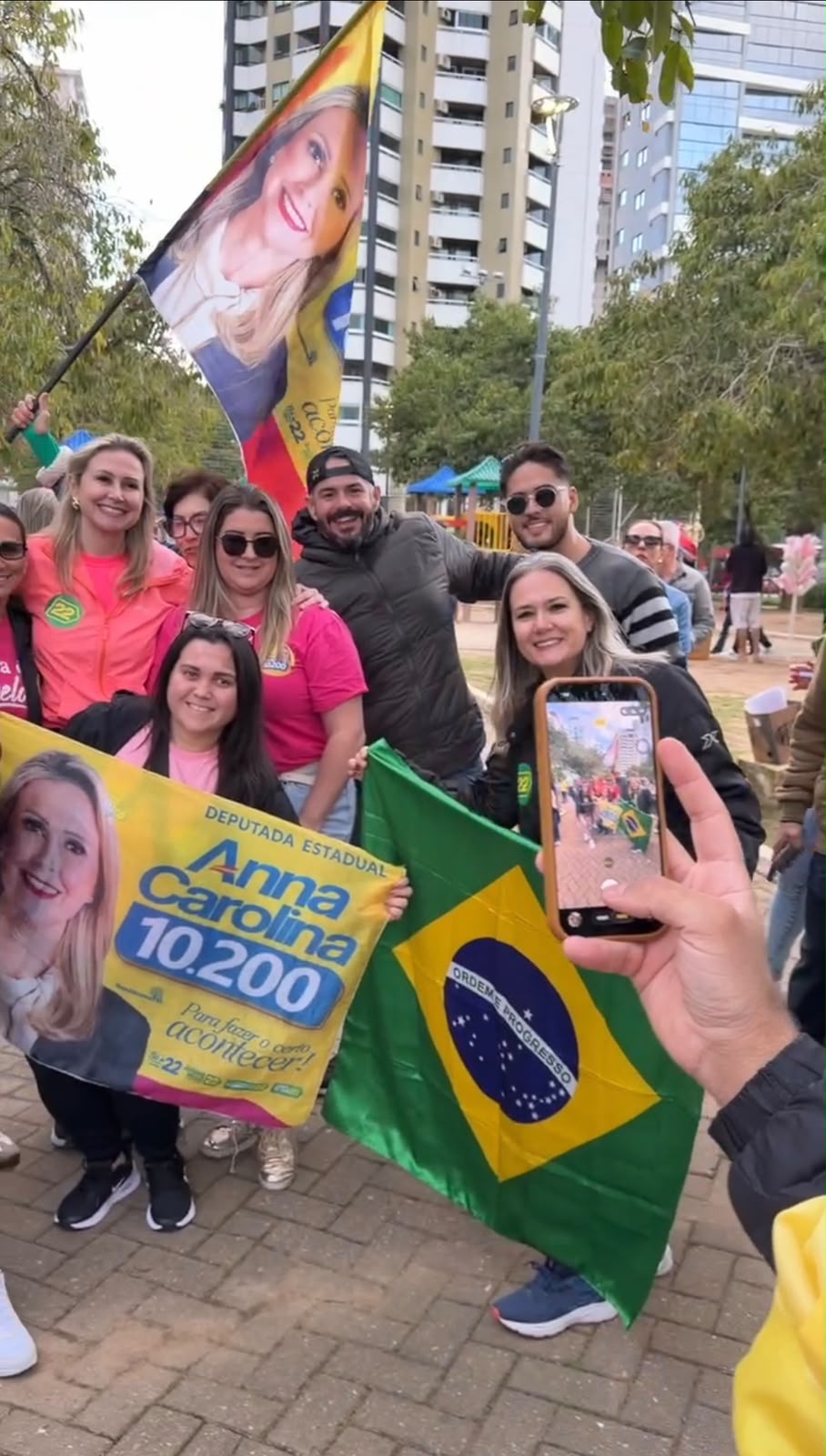 Anna Carolina participa de mobilização com Jorginho Mello na Beira-Rio e percorre o Cidade Nova — foto 4